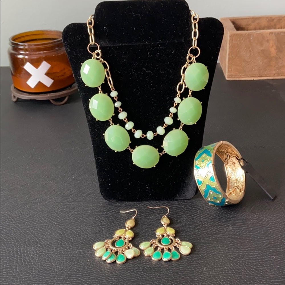 Necklace earrings and bracelet set